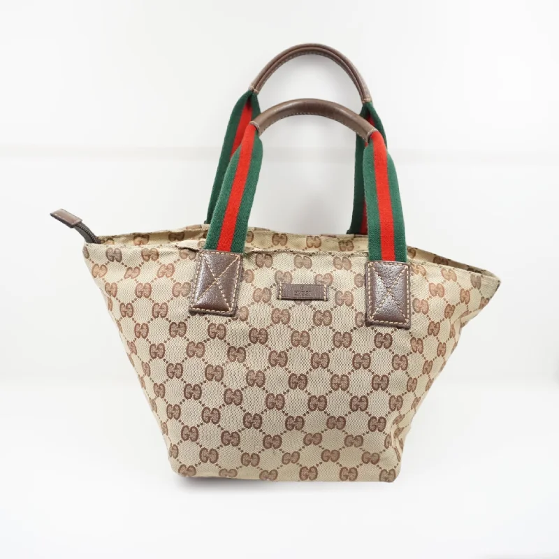 Women Gucci Sylvie bags featuring the signature web stripeGucci Skuldertaske