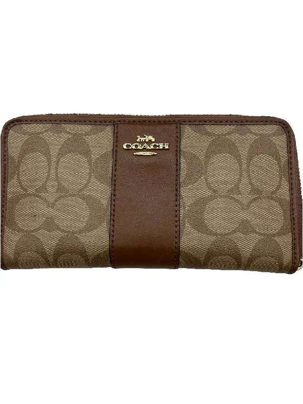 Ladies Coach handbags with a detachable wallet insert for added convenienceWallet Designer By Coach, Size: Large