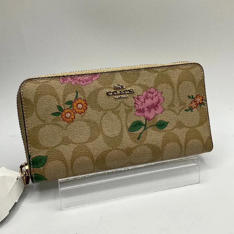 Coach handbags with a beaded trim for a glamorous and elegant lookWallet Designer By Coach, Size: Medium