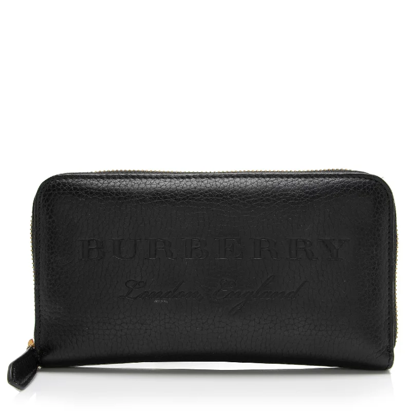 Limited Edition Burberry Bags for CollectorsBurberry Grainy Calfskin Embossed Logo Zip Around Wallet (SHF-cYIxLz)