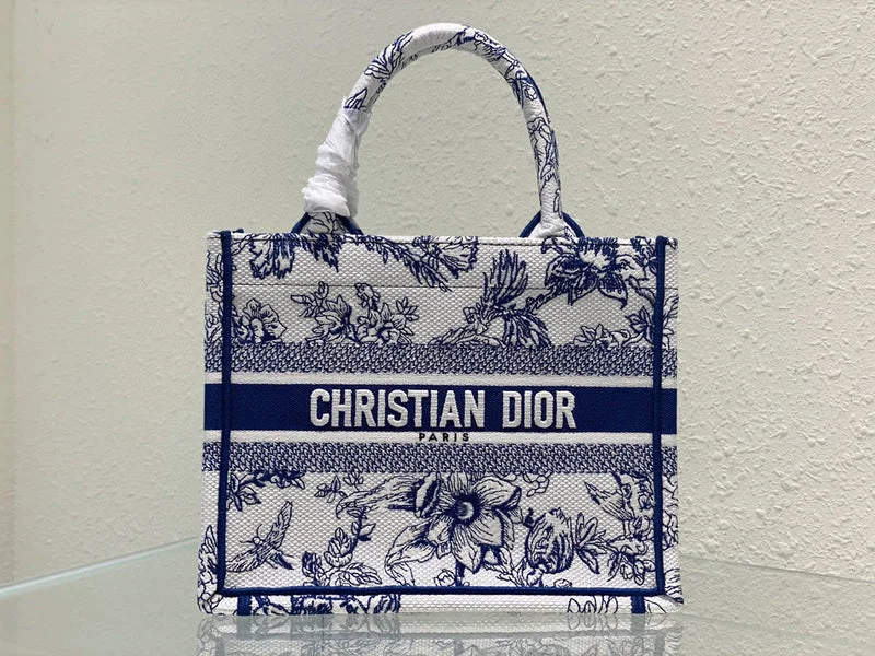 Christian Dior bags with a quilted pattern and gold - toned hardwareChristian Dior  Bags - 3271