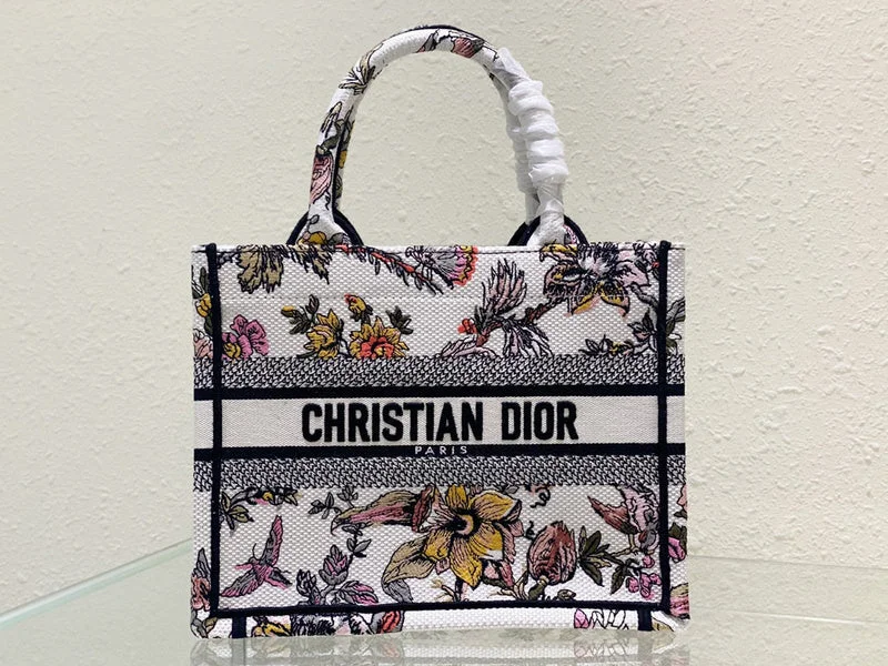 Trendsetting Christian Dior crossbody bags with a colorful strapChristian Dior  Bags - 3275