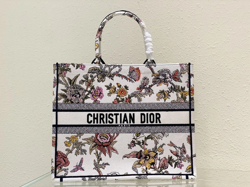 Christian Dior crossbody bags with a front - flap pocket for easy accessChristian Dior  Bags - 3282