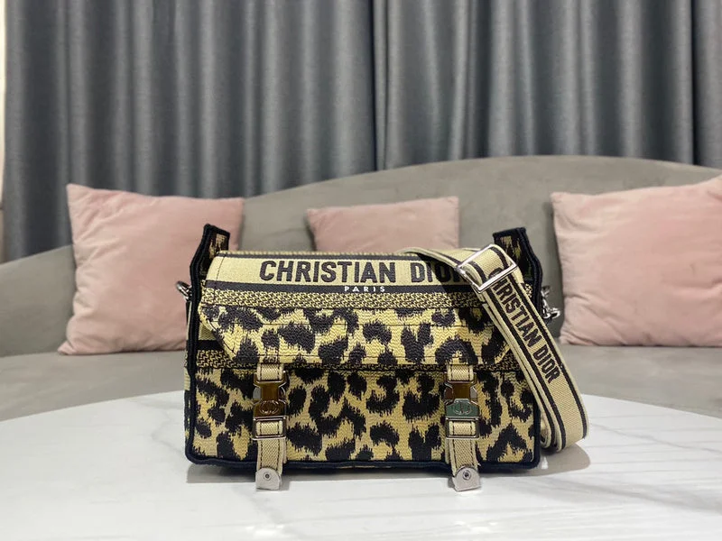 Trendsetting Christian Dior crossbody bags with a colorful strapChristian Dior  Bags - 3377