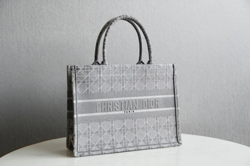 Christian Dior bags with a quilted pattern and gold - toned hardwareChristian Dior  Bags - 3401