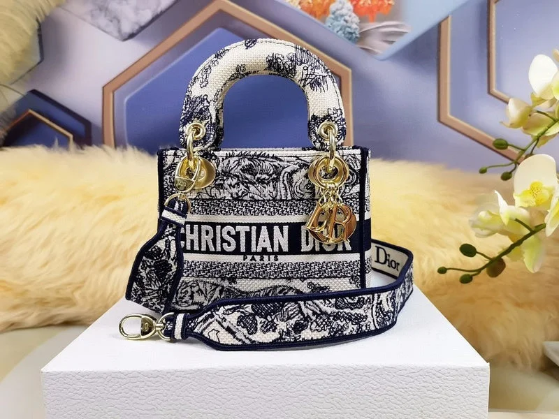 Trendsetting Christian Dior crossbody bags with a colorful strapChristian Dior  Bags - 4050