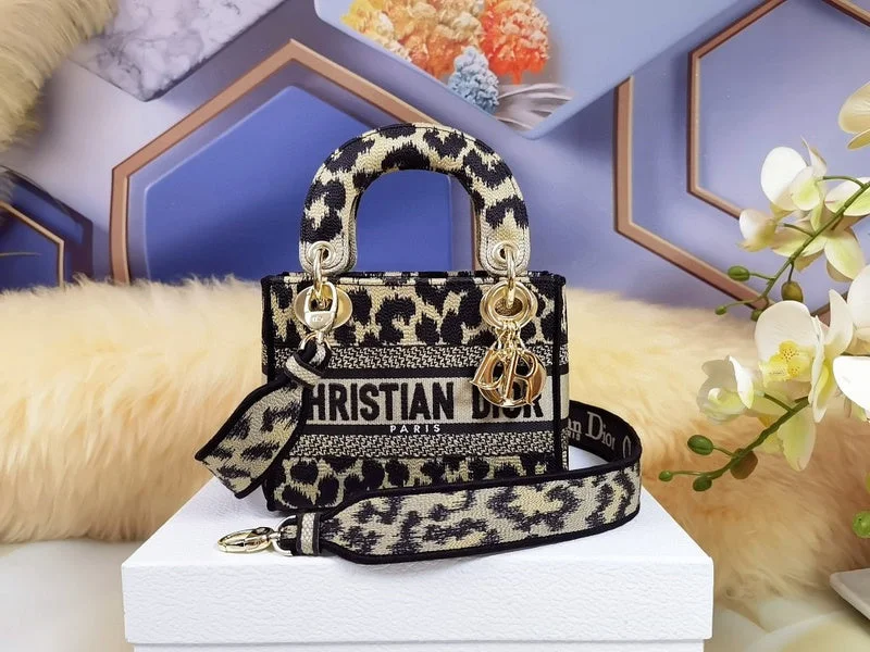 Luxury Christian Dior crossbody bags with a chain - link strapChristian Dior  Bags - 4054