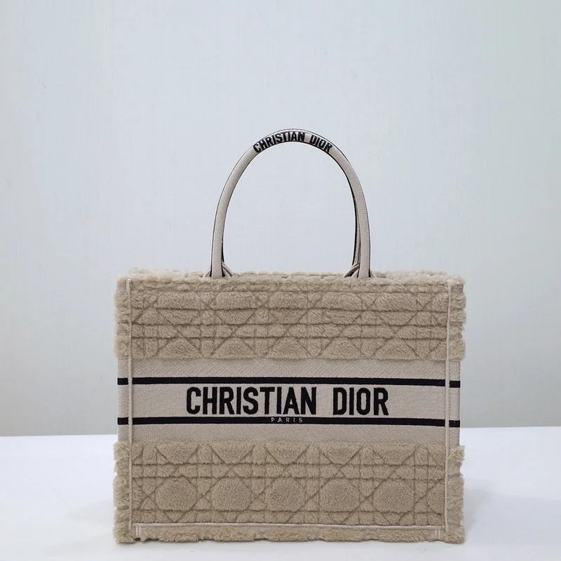 Christian Dior crossbody bags with a front - flap pocket for easy accessChristian Dior  Bags - 4060