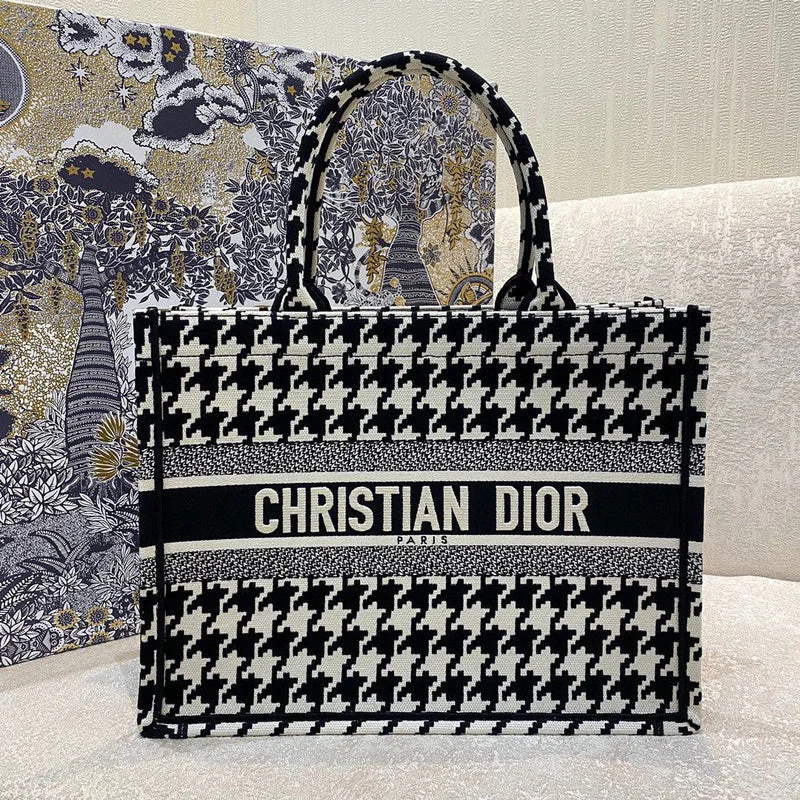 High - fashion Christian Dior bags with a geometric patternChristian Dior  Bags - 4236