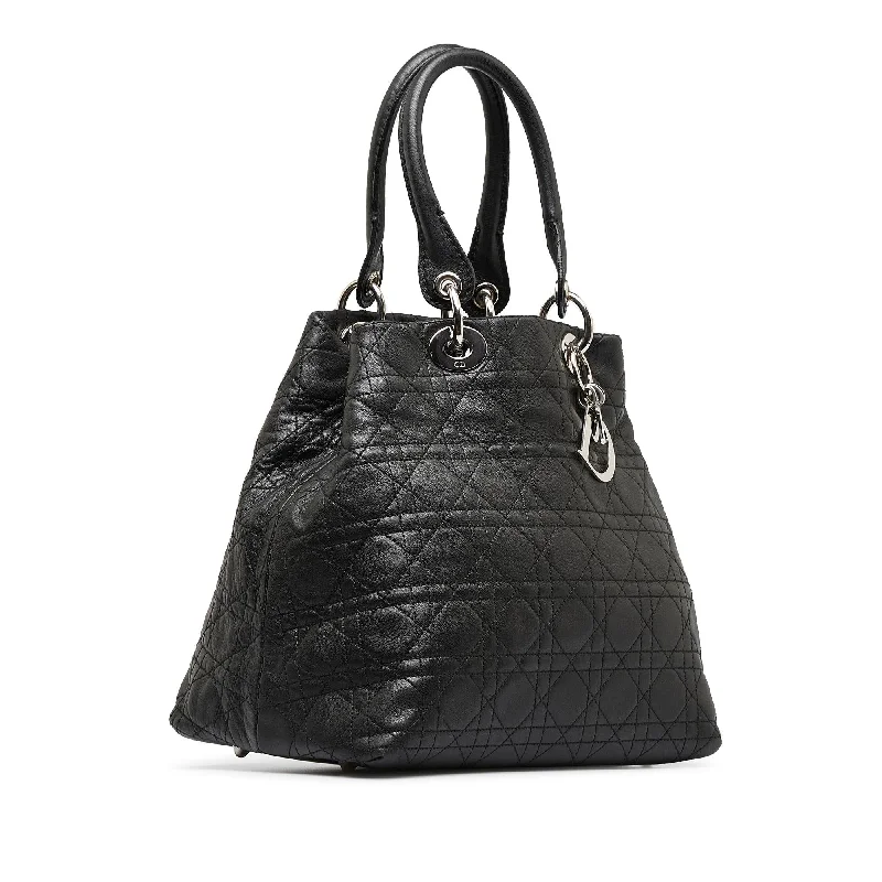 High - fashion Christian Dior bags with a geometric patternDior Cannage Lady Dior Soft (BHLHkb)