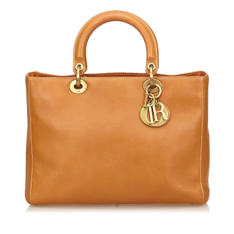 Fashion - forward Christian Dior tote bags for the modern womanDiorissimo Smooth Lambskin Leather Handbag