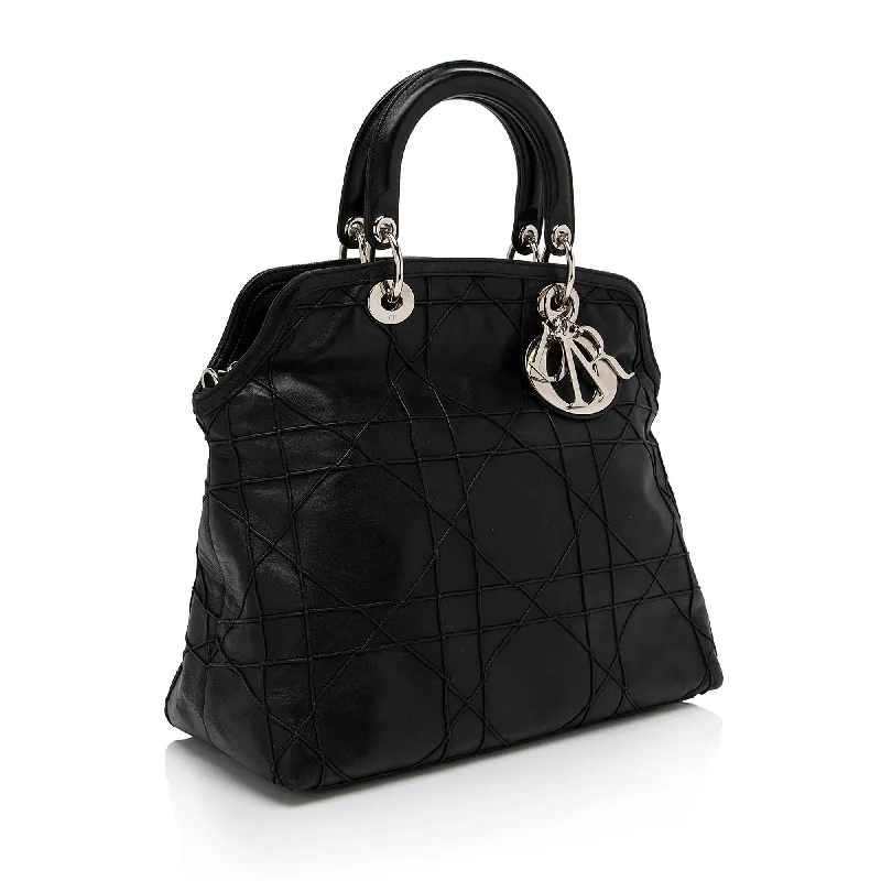 Christian Dior bags with a zip - top closure and multiple compartmentsDior Leather Granville Medium Tote (SHF-7i1j1W)