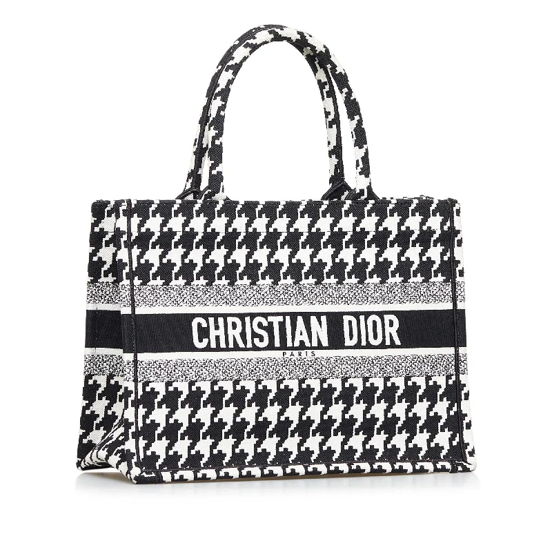 Christian Dior handbags with a detachable mirror for on - the - go touch - upsDior Medium Macro Houndstooth Book Tote (SHG-FmPYVR)