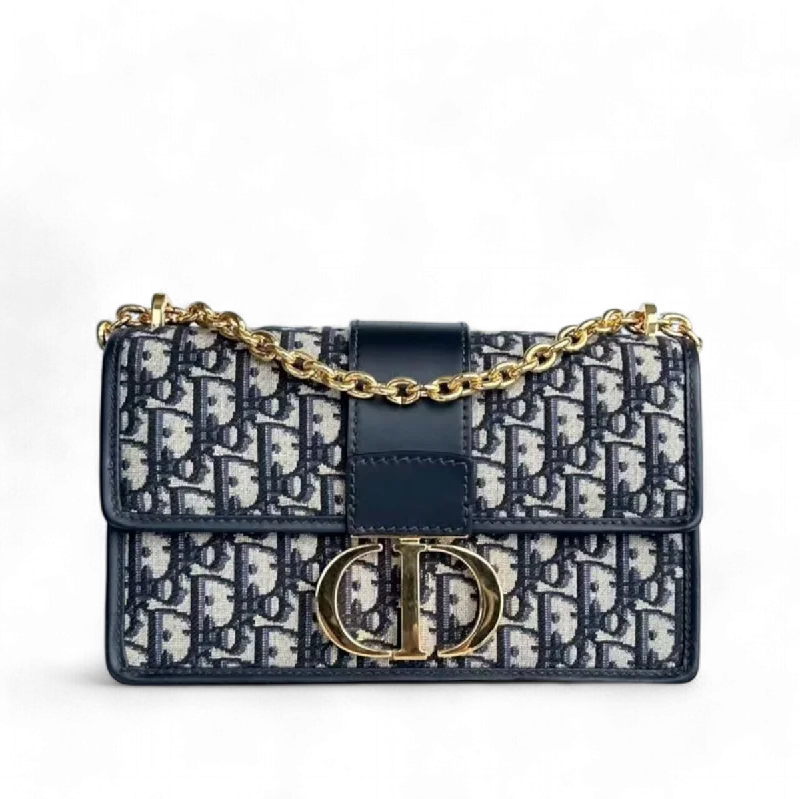 Luxury Christian Dior crossbody bags with a chain - link strapDior 30 Montaigne - Oblique Canvas Bag with Golden Hardware